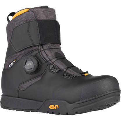 45nrth Wolvhammer Cycling Boot - Black - front three quarter view